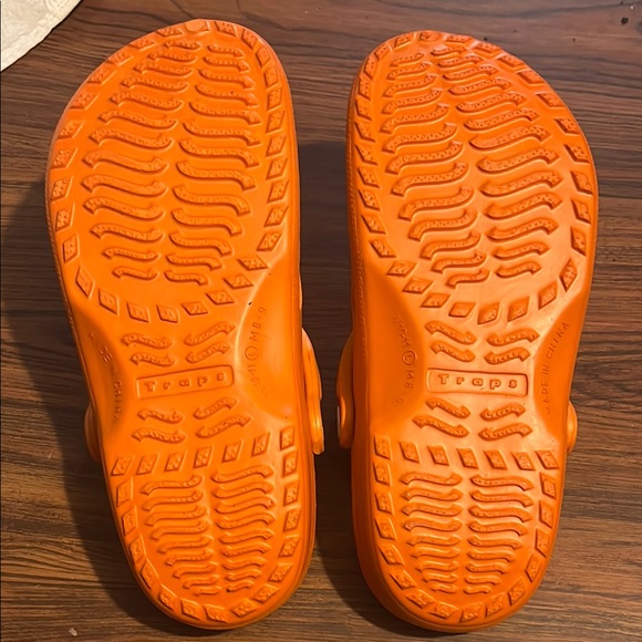 🍓 Traps Orange Clogs - Picture 4 of 4